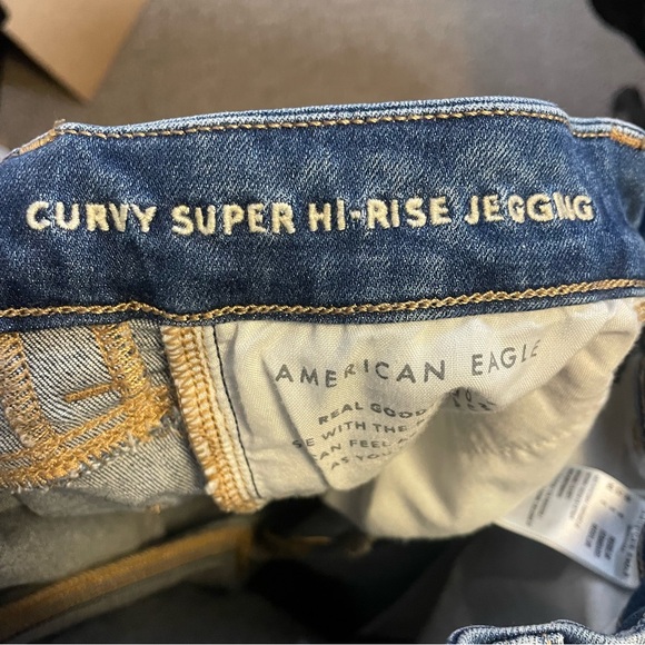 American Eagle Curvy Super Hi-Rise Jegging Next Level Stretch Jeans - Picture 8 of 9